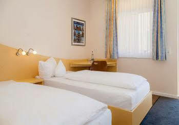 Hotel Lueneburg Sued 3*